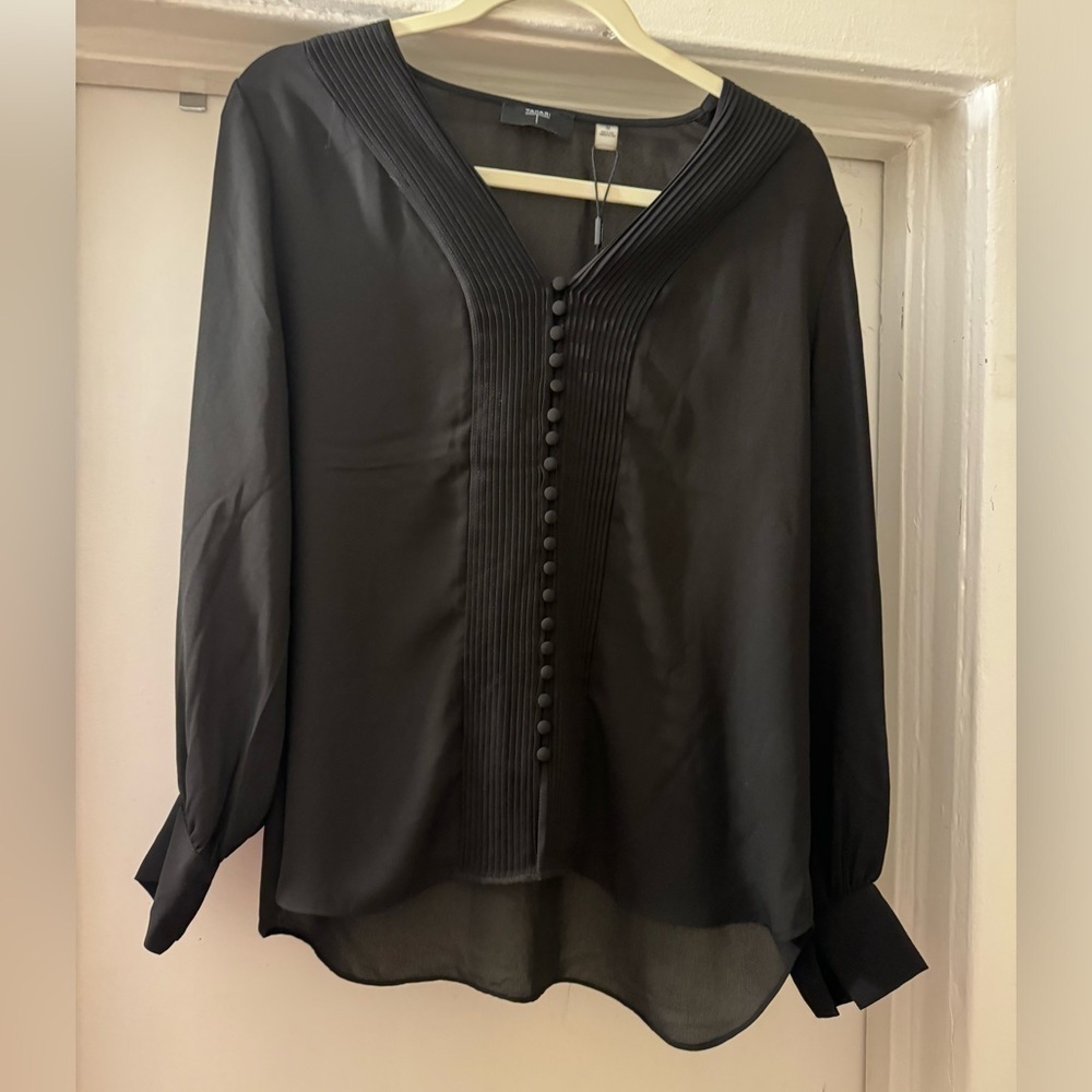 TAHARI black long sleeve blouse size Medium NWT‎